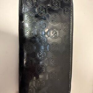 Michael Kors Black and Gold Zip Wallet